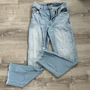 Abercrombie & Fitch The Natural Rise Ankle Straight Jean (27/4S)